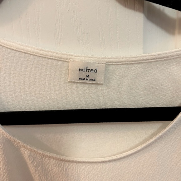 Peplum Aritzia Tee - Picture 2 of 2